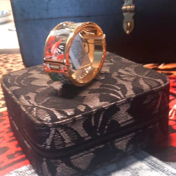 MULTI HOLIDAY BRACELET  NWT - Picture 3 of 8